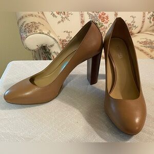 Michael Kors Caramel Color Size 6